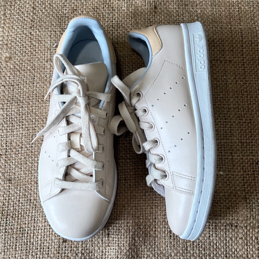 Adidas Stan Smith, Tan / White, Size 5.5 (fits like 6.5)